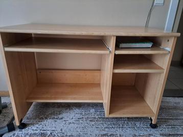 In goede staat  beschikbaar voor biedingen