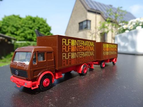 Camion Mercedes-Benz avec remorque - Albedo - 1/87, Hobby & Loisirs créatifs, Voitures miniatures | 1:87, Neuf, Bus ou Camion