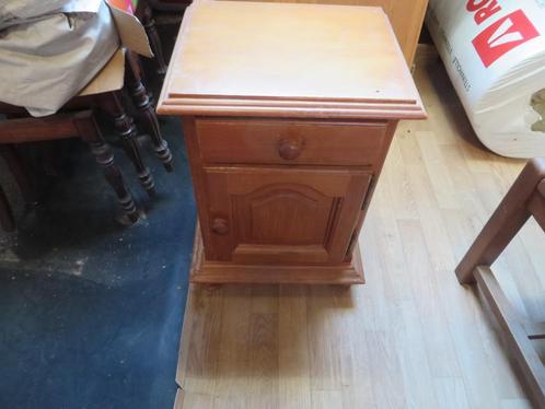 nachtkastjes kleine tafel, Huis en Inrichting, Tafels | Salontafels, Ophalen of Verzenden