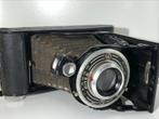 Ancien appareil photo à soufflets Gitza, Collections