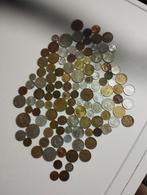 Een massa vreemde munten kleur verschillende, Enlèvement, Monnaie