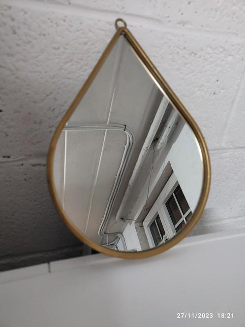 Petit miroir doré en forme de goutte, Maison & Meubles, Accessoires pour la Maison | Miroirs, Comme neuf, Enlèvement