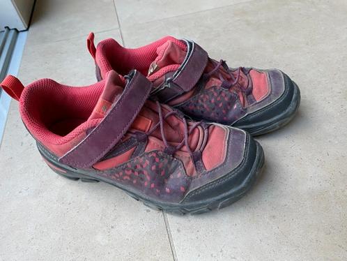 Quecha lage wandelschoen met klittenband paars MH120 maat 33, Sport en Fitness, Bergsport en Wandelen, Gebruikt, Schoenen, Ophalen of Verzenden