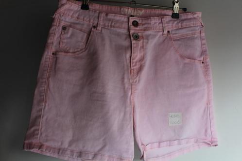 Magnifique short rose taille 40/42 ou M/L, Vêtements | Femmes, Culottes & Pantalons, Porté, Taille 42/44 (L), Rose, Courts, Enlèvement ou Envoi