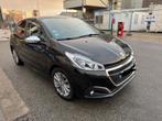 Peugoet 208 1.2i benzine 2016, Auto's, Voorwielaandrijving, Stof, 4 cilinders, Zwart