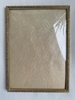Antiek verguld rechthoekig kadertje met bol glas, Antiek en Kunst, Ophalen of Verzenden