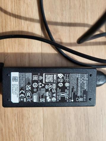 Dell adapter 65W beschikbaar voor biedingen