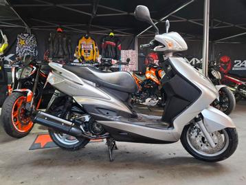Motoscooter 125CC Autorijbewijs  beschikbaar voor biedingen