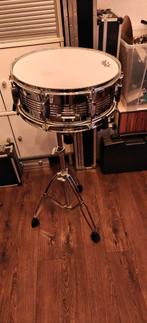 Snare drum met statief en silent vel, Muziek en Instrumenten, Ophalen, Zo goed als nieuw
