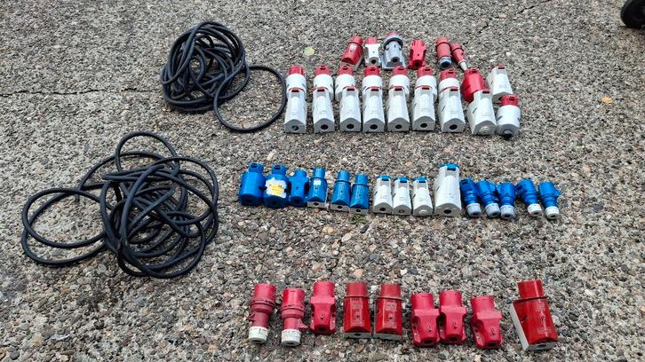 Diverse NIEUWE stekkers stopcontact 3, 4, 5 Polig 16-32A, Doe-het-zelf en Bouw, Elektriciteit en Kabels, Nieuw, Stekker, Ophalen of Verzenden