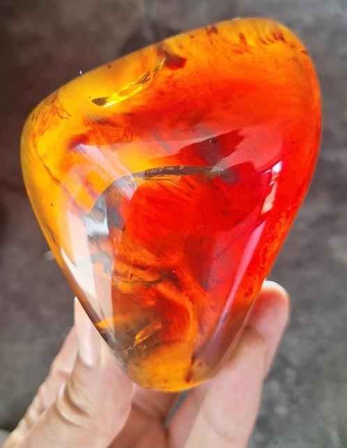 prachtig amber barnsteen sumatra indonesie	152	gram, Verzamelen, Mineralen en Fossielen, Fossiel, Ophalen of Verzenden