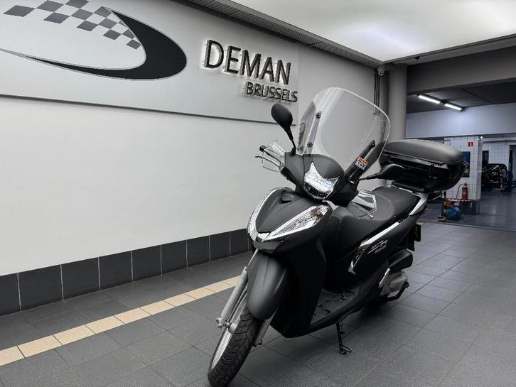 Honda SH300i NF05, Motoren, Motoren | Honda, Bedrijf, Scooter, 12 t/m 35 kW, 1 cilinder, Minimaal motorrijbewijs A2, ABS, LED Verlichting