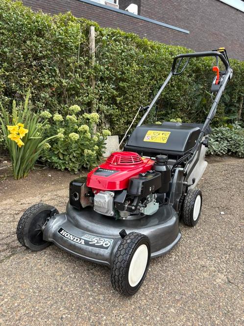 Grasmaaier Honda HRD536 hydrostatic, Tuin en Terras, Grasmaaiers, Zo goed als nieuw, Benzine-grasmaaier, 50 cm of meer, Opvangzak
