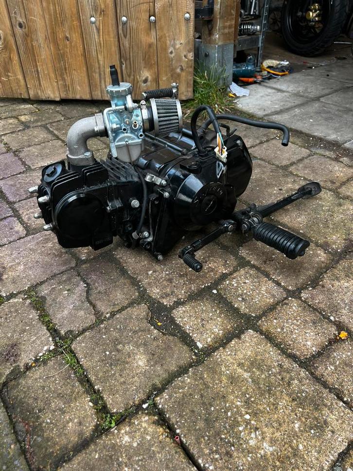 124cc skyteam plug&play, Vélos & Vélomoteurs, Pièces de cyclomoteur | Général, Comme neuf, Enlèvement