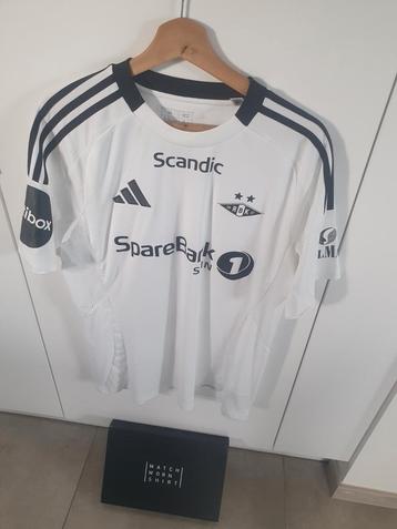 Matchwornshirt  beschikbaar voor biedingen