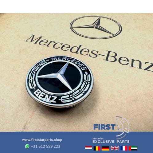 Mercedes AMG MOTORKAP LOGO ZWART EMBLEEM W204 W205 W212 W207, Auto-onderdelen, Carrosserie, Mercedes-Benz, Gebruikt, Ophalen of Verzenden