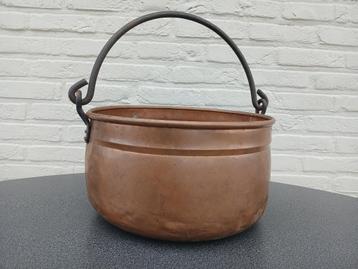 Koperen ketel beschikbaar voor biedingen