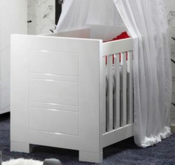 Babybed - Ledikant TWF Atlanta - zeer degelijk! beschikbaar voor biedingen