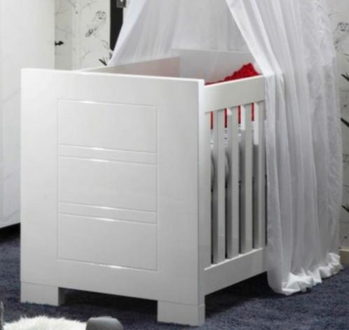 Babybed - Ledikant TWF Atlanta - zeer degelijk!, Kinderen en Baby's, Babywiegjes en Ledikanten, Zo goed als nieuw, Ophalen