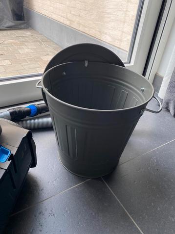 Vuilbak IKEA beschikbaar voor biedingen