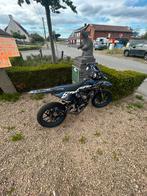 Sherco sm-r50 full custom graphics (AlienArts), Fietsen en Brommers, Zo goed als nieuw, 50 cc, Ophalen, Overige merken