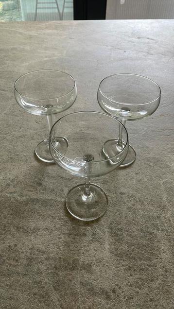 60 nieuwe champagneglazen! Ideaal voor champagne toren. beschikbaar voor biedingen