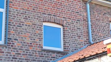 Beige pvc draaikiepraam dubbel glas beschikbaar voor biedingen