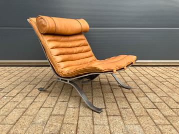Arne Norell Ari lounge chair, Camel Cognac leder NIEUWSTAAT! beschikbaar voor biedingen