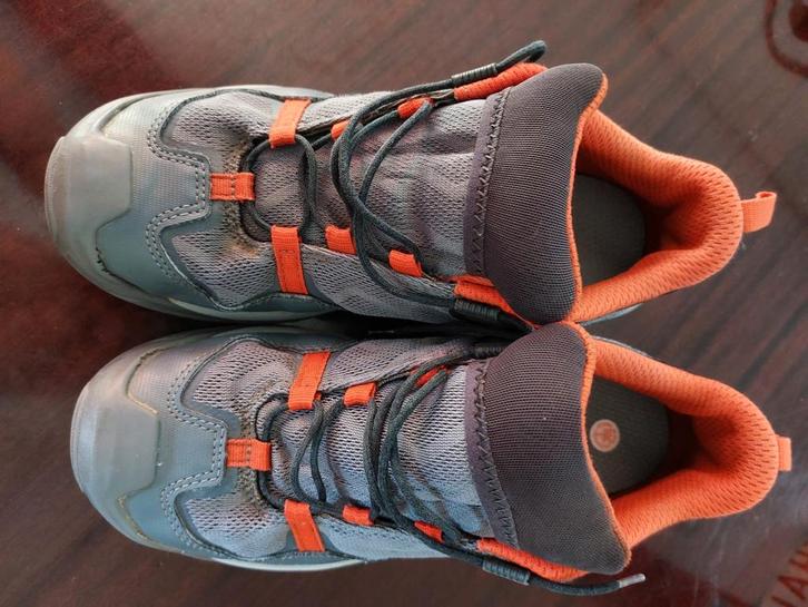 Sportschoenen Quechua mt37, Sport en Fitness, Loopsport en Atletiek, Gebruikt, Overige typen, Overige sporten, Overige merken