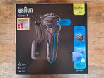 Electrisch scheerapparaat Braun met oplaadstation, Ophalen of Verzenden, Zo goed als nieuw