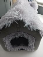 Klein huisje voor een klein hondje of poesje te koop., Dieren en Toebehoren, Ophalen