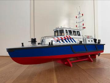 POLITIE BOOT RC-MODEL beschikbaar voor biedingen