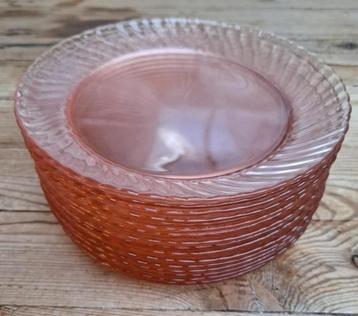 4 + 12 Franse roze glazen ontbijtbordjes, Arcoroc Rosaline beschikbaar voor biedingen