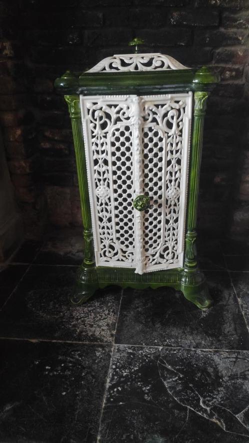Poêle ancien en fonte émaillée Art nouveau, Huis en Inrichting, Kachels, Gebruikt, Vrijstaand, Kolenkachel, Hout, Ophalen