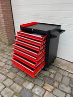 Nieuwe hoge kwaliteit gereedschapwagens. Leeg. Facom, Ophalen, Nieuw