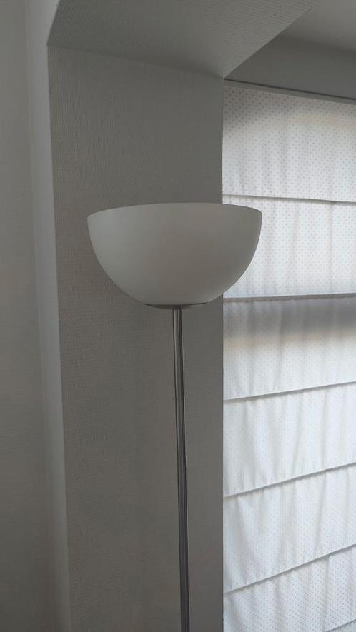 Staande lamp – 1,80m hoog, sterke verlichting, Huis en Inrichting, Lampen | Vloerlampen, Gebruikt, Glas, Ophalen