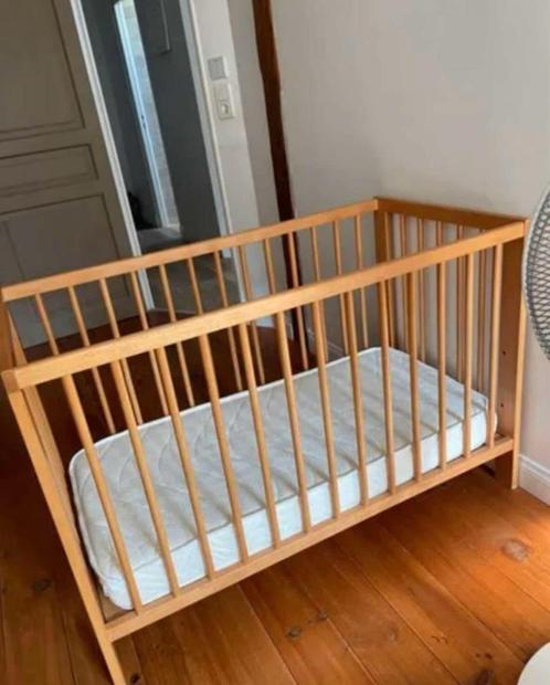 Lit bébé avec sommier matelas et alaise, Kinderen en Baby's, Kinderkamer | Bedden, Gebruikt, Minder dan 140 cm, Minder dan 70 cm