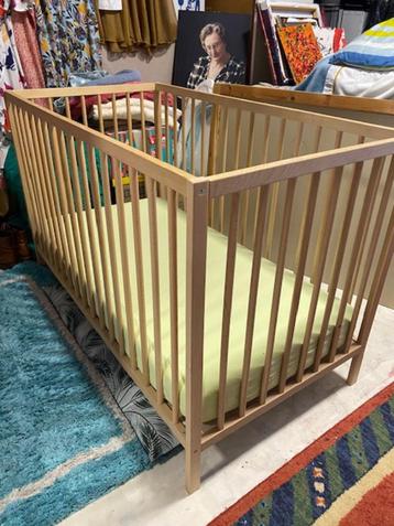 Houten spijlenbed Ikea 60x120 cm beschikbaar voor biedingen