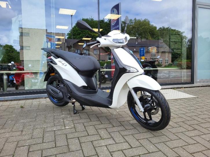 New Liberty 50cc B klasse met gratis topkoffer, Fietsen en Brommers, Scooters | Piaggio, Nieuw, Overige modellen, Klasse B (45 km/u)