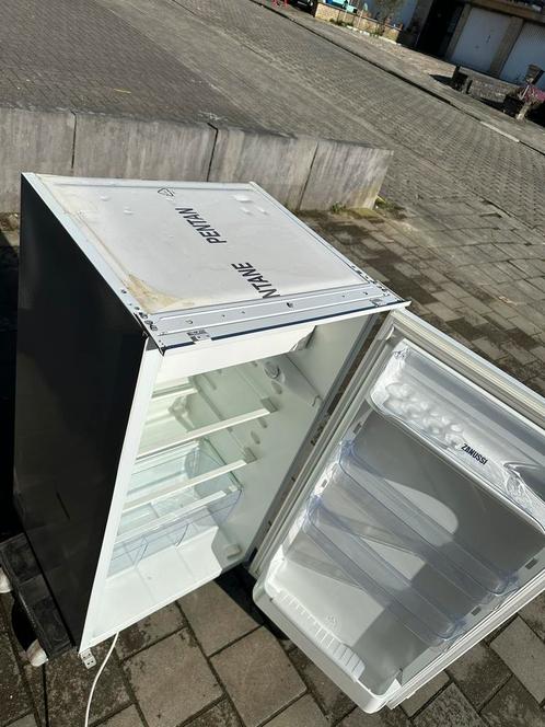 Réfrigérateur congélateur encastrable Zanussi, Electroménager, Réfrigérateurs & Frigos, Comme neuf