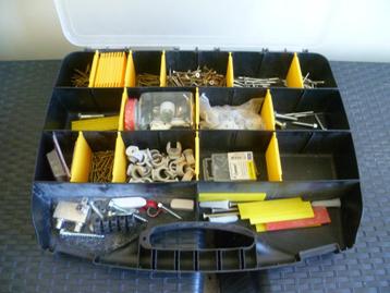 Quincaillerie et visseries  beschikbaar voor biedingen