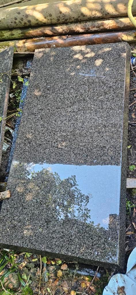 2 granieten natuursteen platen ( prijs overeen te kome), Tuin en Terras, Tegels en Klinkers, Gebruikt, Natuursteen, Ophalen