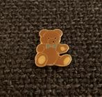 PIN - BEERTJE - TEDDY BEAR - TEDDYBEER - OURS EN PELUCHE, Envoi, Utilisé, Figurine, Insigne ou Pin's