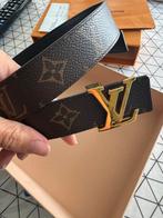Ceinture Louis Vuitton réversible taille 80, Kleding | Dames, Riemen en Ceinturen, Ophalen, Zo goed als nieuw, Heupriem