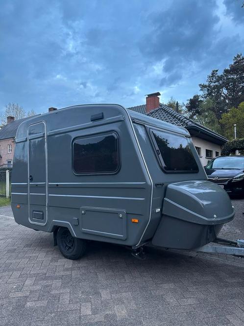 Caravan te huur, Caravans en Kamperen, Caravans, Particulier, tot en met 3, 500 - 750 kg, Standaardzit, Overige merken, Vast bed