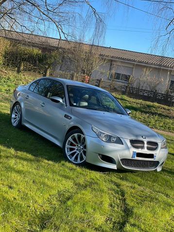 M5 e60 smg7 03/2006 159.800 kilomètres, Cuir, Achat, Carnet d'entretien, Automatique