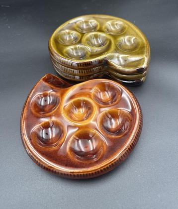 Assiettes à escargots vintage en céramique — Saint-Clément,, Envoi