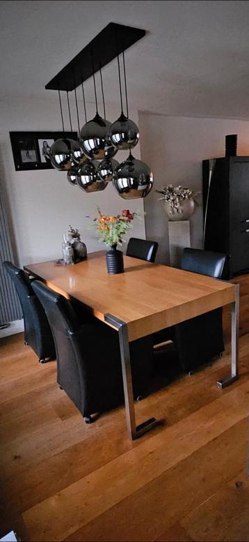 Tk eettafel en bijbehorende salontafel en stoelen  beschikbaar voor biedingen