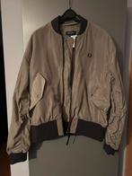 Fred Perry bomber jas. Nieuw nooit gedragen., Kleding | Heren, Jassen | Winter, FRED PERRY, Bruin, Maat 48/50 (M), Nieuw