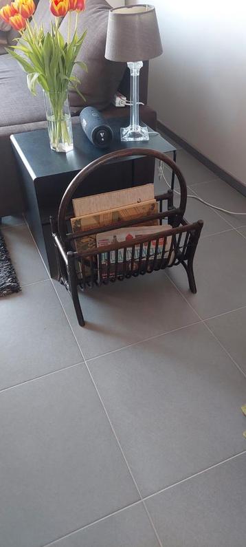 Vintage Rotan tijdschriftenrekje beschikbaar voor biedingen